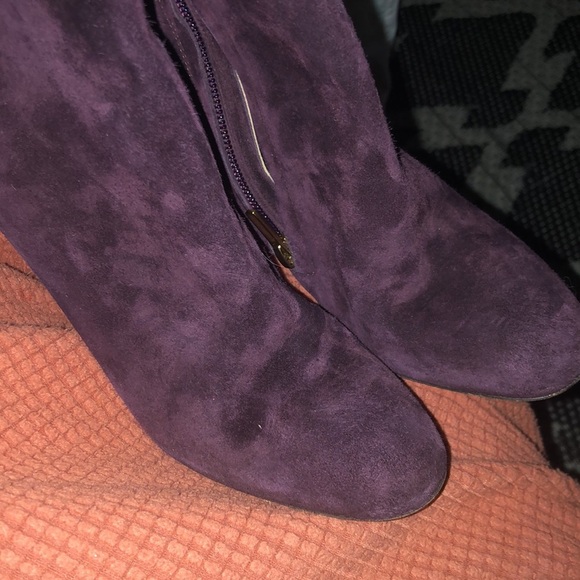 Salvatore Ferragamo suede size 6 1/2 - Picture 2 of 15